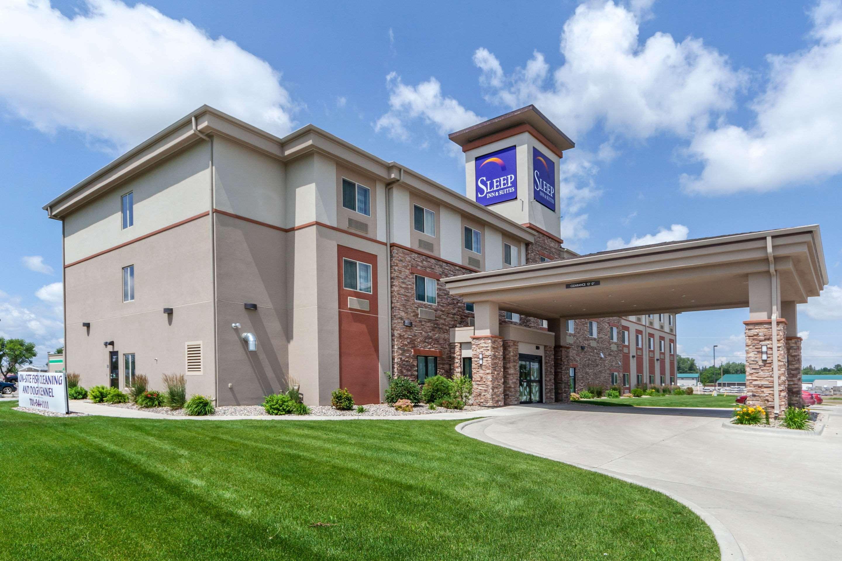 Sleep Inn & Suites Devils Lake Exterior photo